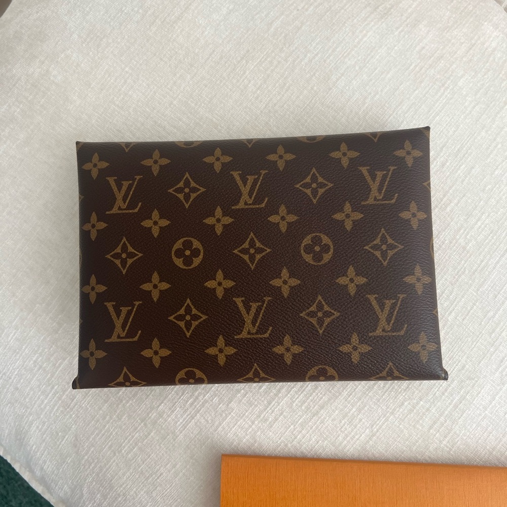 Louis Vuitton clutch soft pink interior - Picture 7 of 10